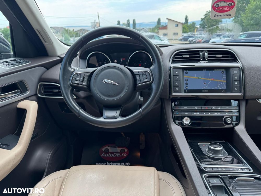 Jaguar F-Pace - 9