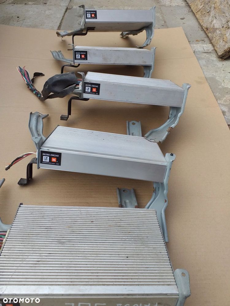 Toyota Prius II 1,5 hybryda WZMACNIACZ JBL - 3