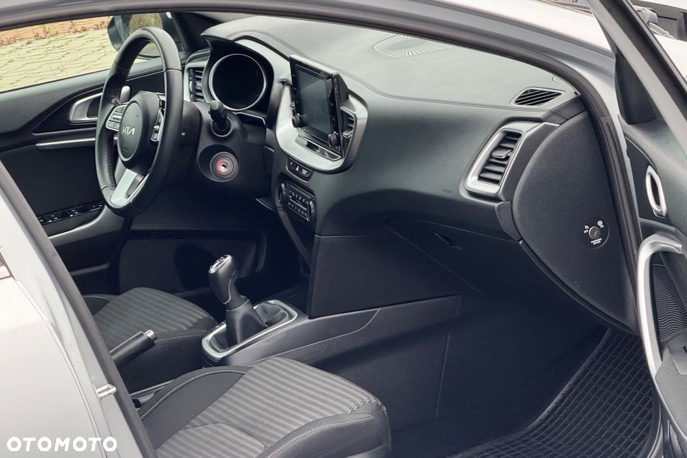 Kia Ceed 1.5 T-GDI M - 33