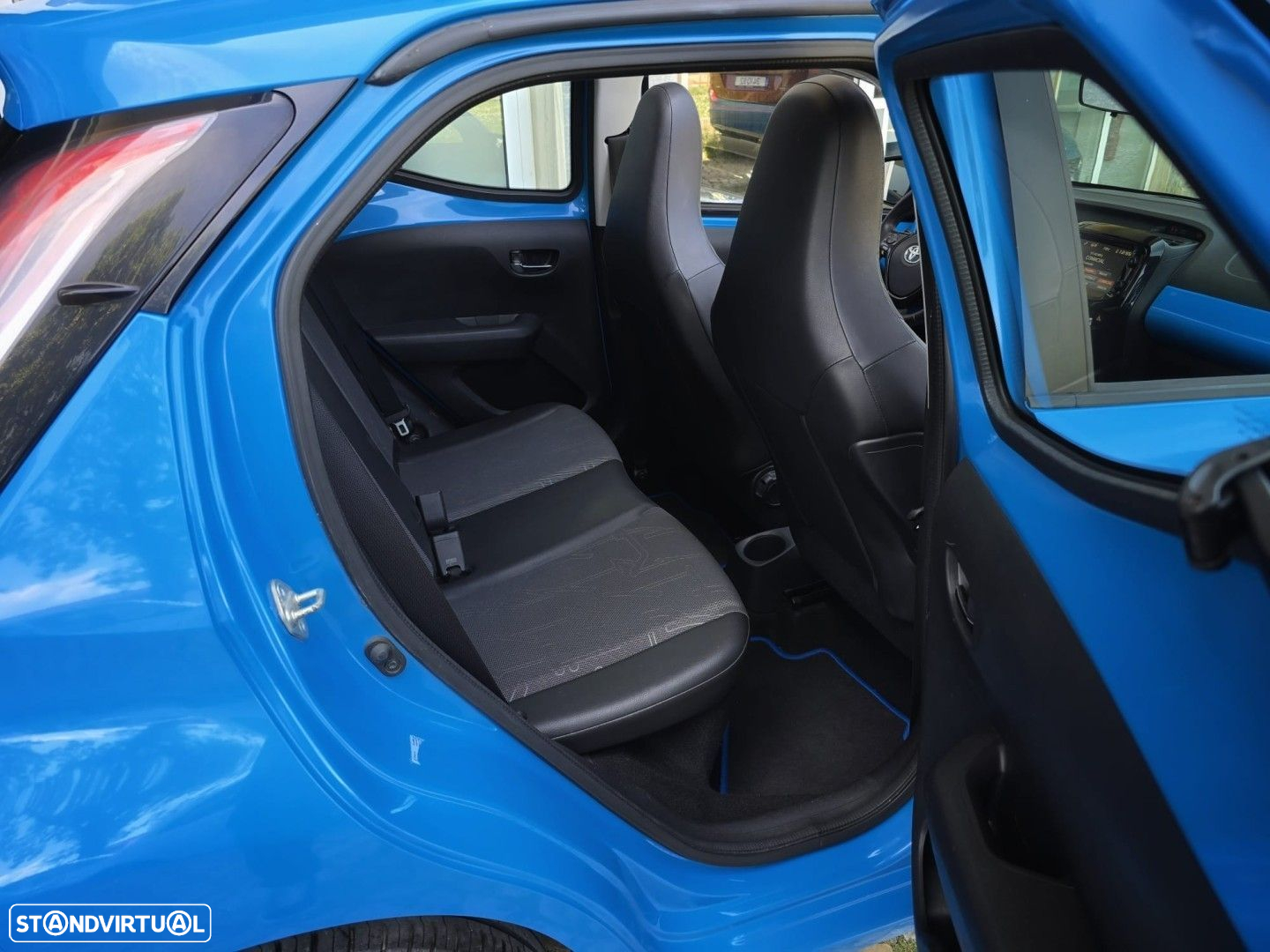 Toyota Aygo 1.0 X-Play Plus - 27