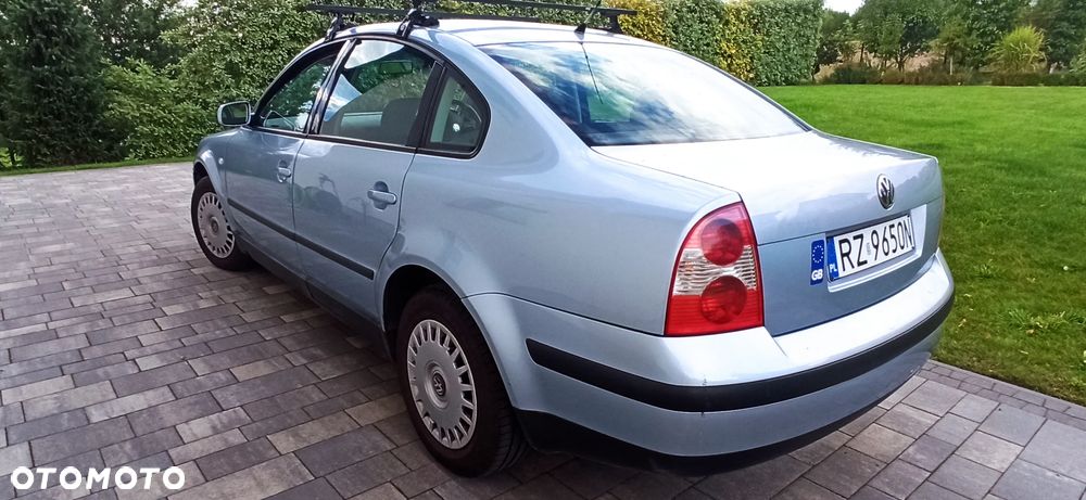 Volkswagen Passat 1.9 TDI Comfortline - 13
