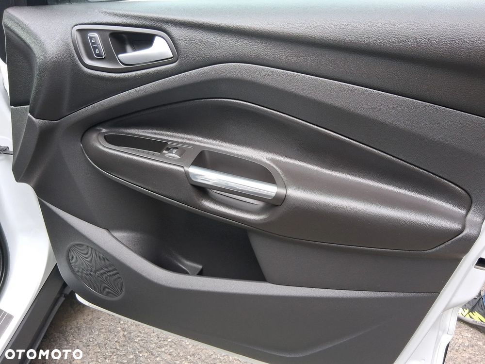 Ford Kuga 1.6 EcoBoost 2x4 Trend - 33