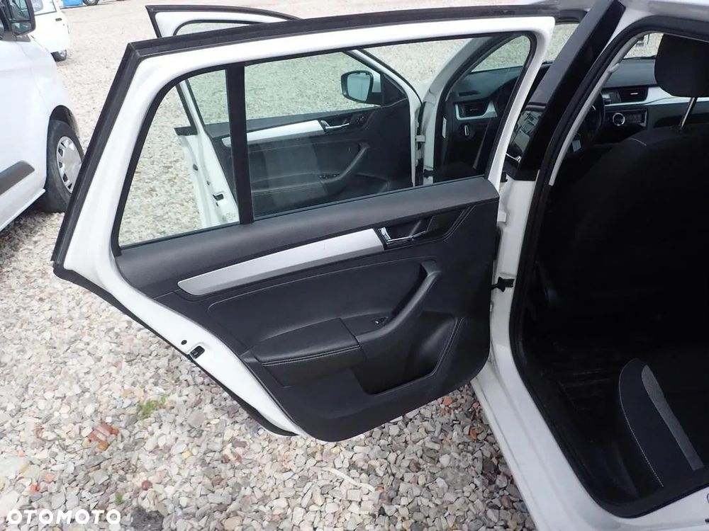 Skoda RAPID Spb 1.4 TDI DPF Ambition - 10