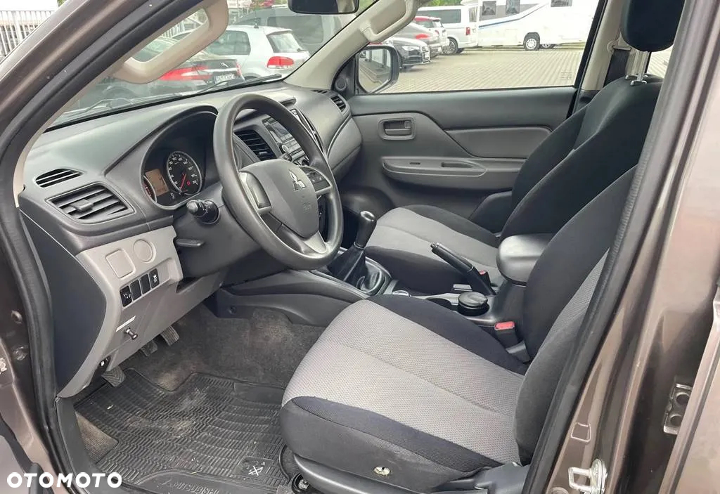 Mitsubishi L200 2.4 d DC Invite - 4
