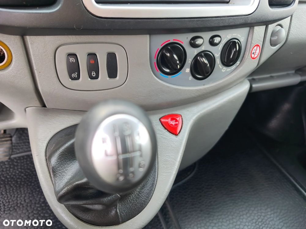 Renault Trafic - 12