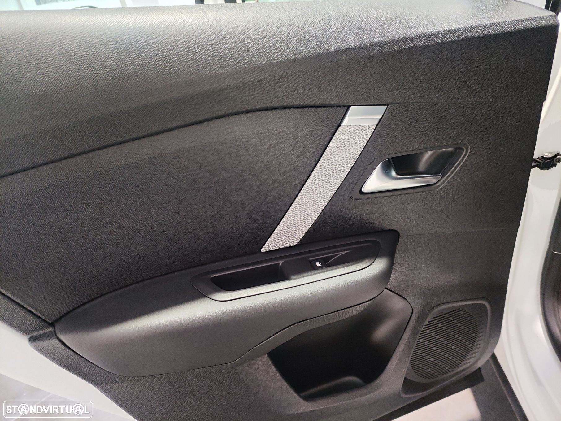 Citroën C4 1.5 BlueHDi Feel Pack EAT8 - 26