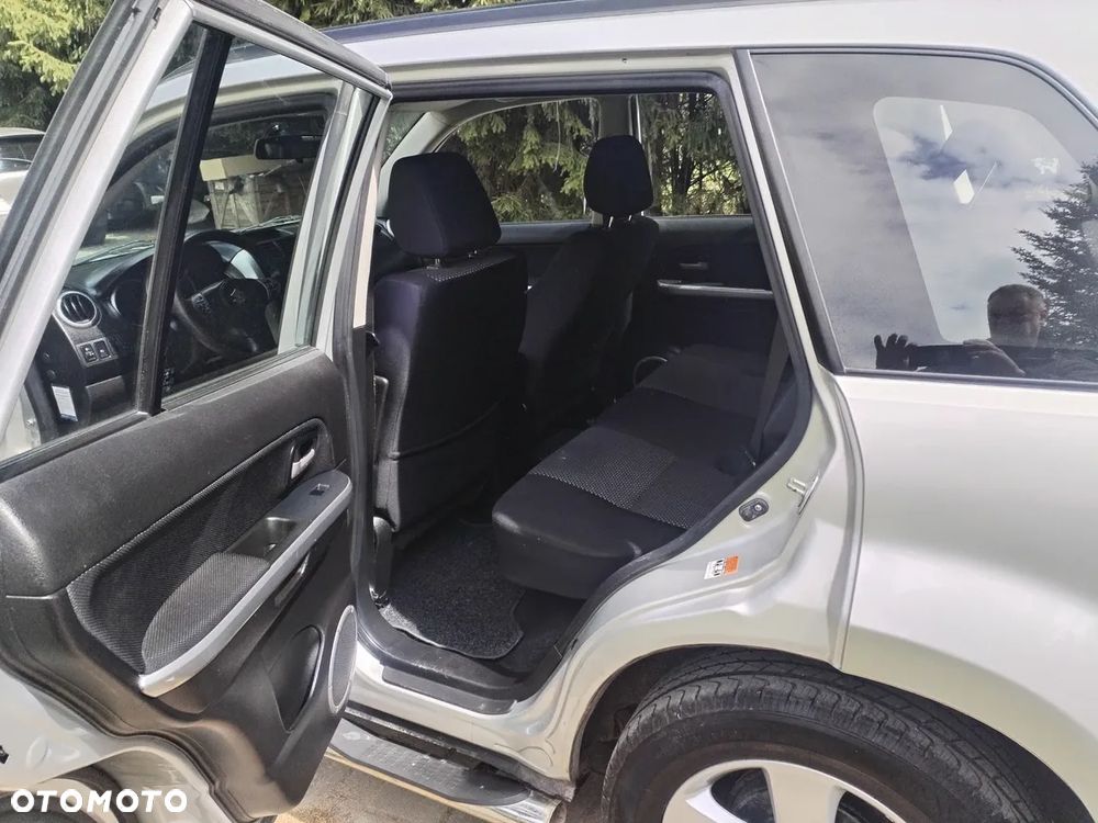 Suzuki Grand Vitara 2.0 Comfort Family - 12