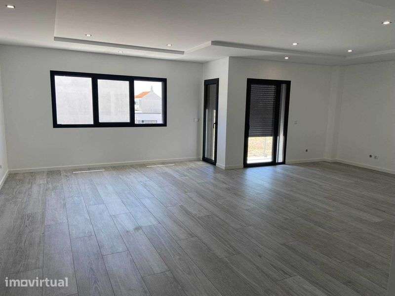 Duplex T4 para arrendar no Samouco - Grande imagem: 3/11