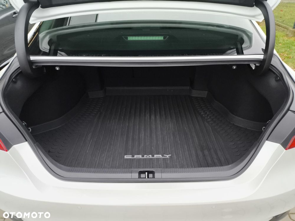 Toyota Camry 2.5 Hybrid Executive CVT - 13