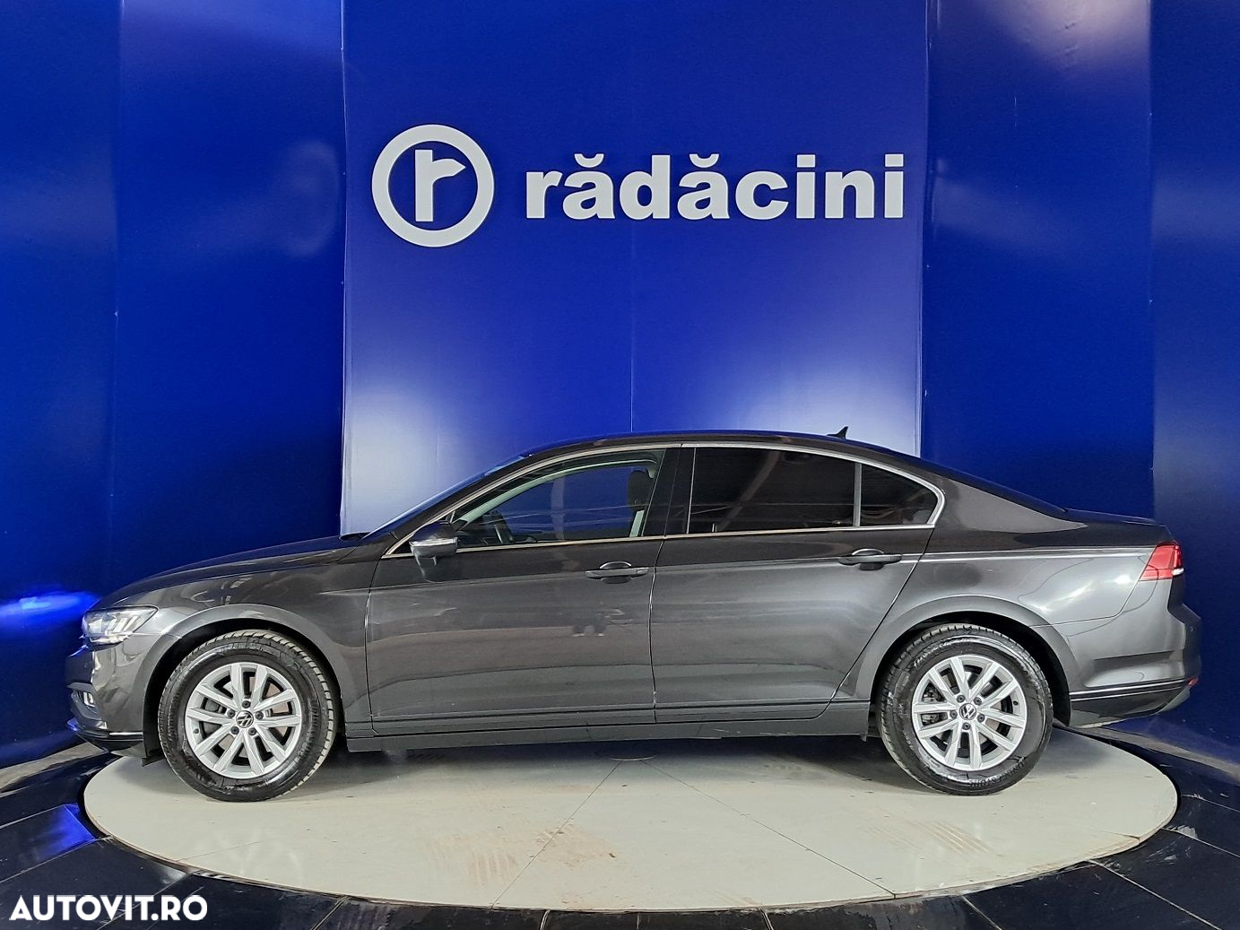Volkswagen Passat - 2