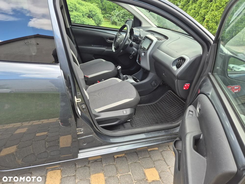 Toyota Aygo x - 11