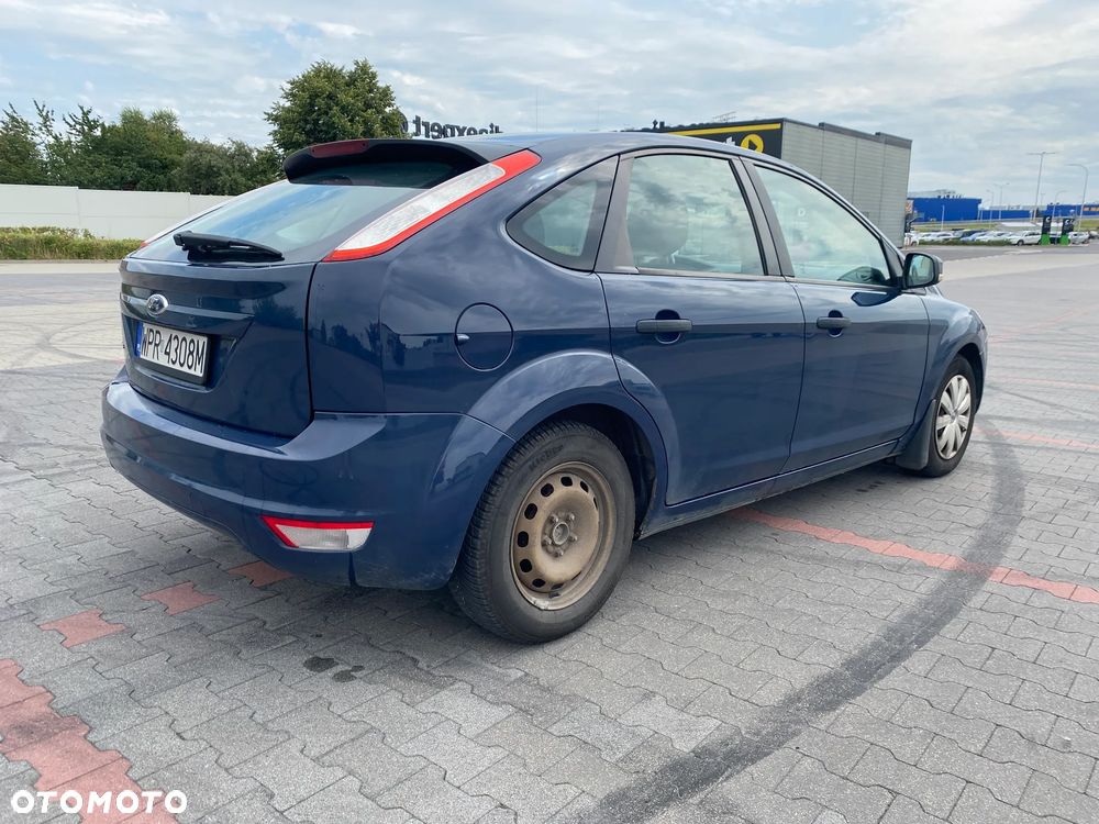 Ford Focus 1.6 Ambiente - 4