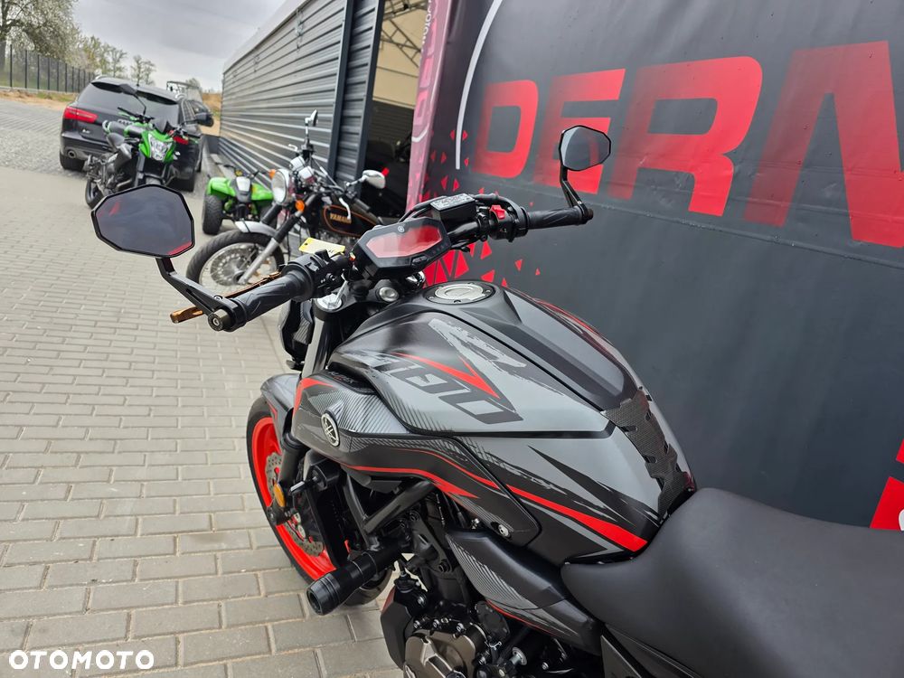 Yamaha MT - 12