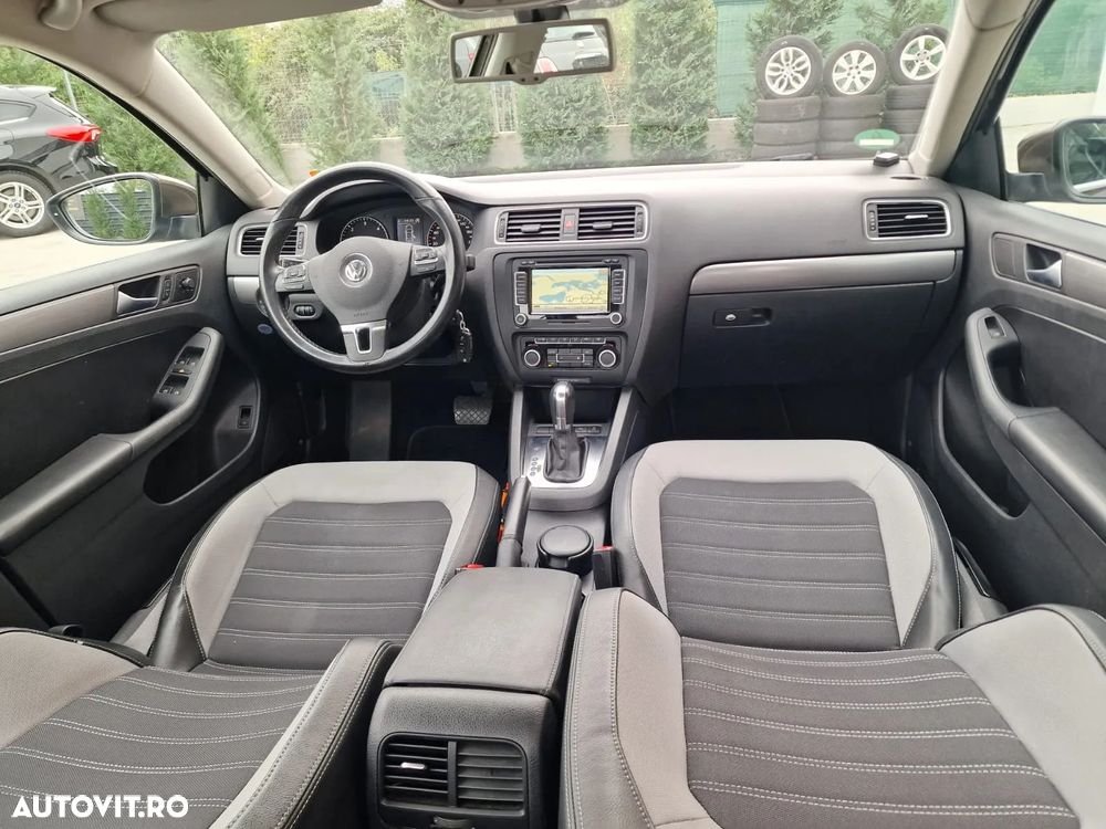 Volkswagen Jetta 1.6 TDI DSG Blue Motion Technology Life - 10