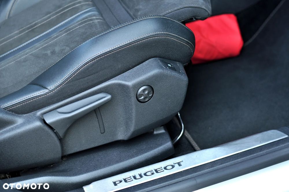 Peugeot 5008 BlueHDi 130 EAT8 GT - 27