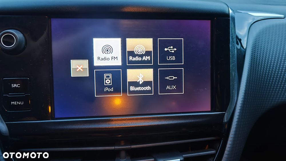 Peugeot 2008 1.2 Pure Tech Style S&S - 24