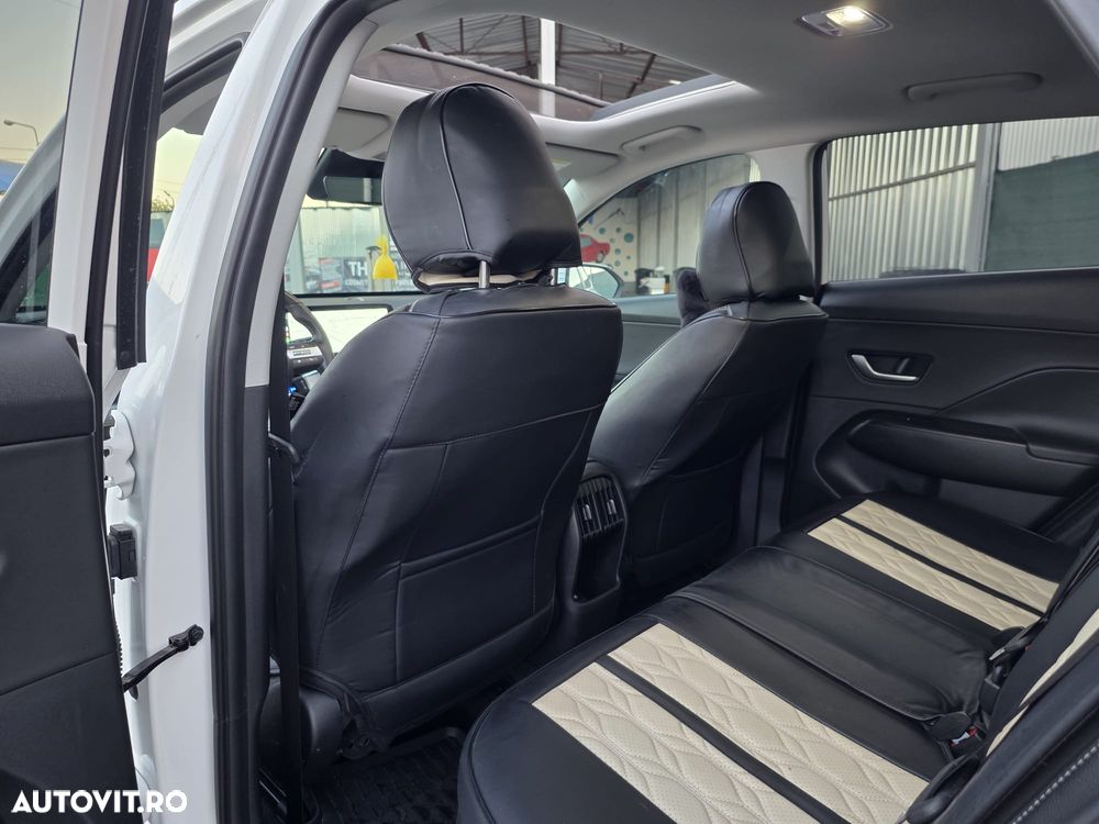 Hyundai KONA - 11