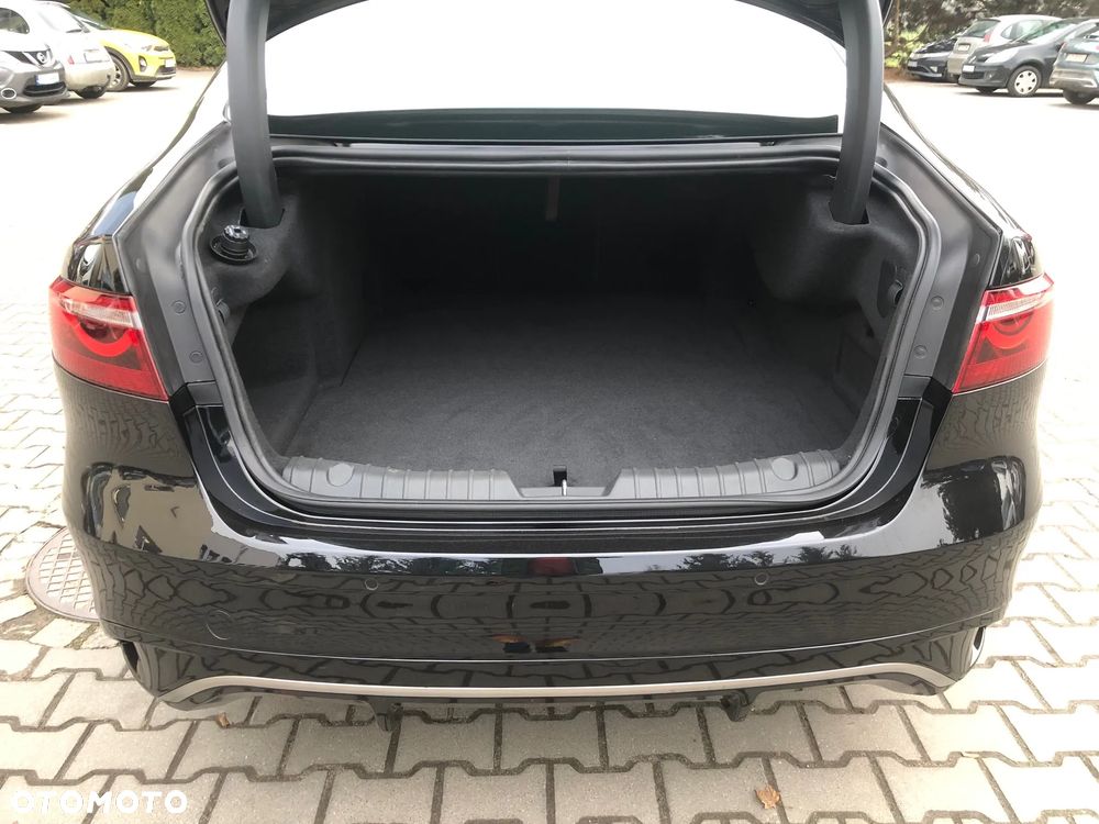 Jaguar XF 2.0 D200 mHEV AWD R-Dynamic SE - 17