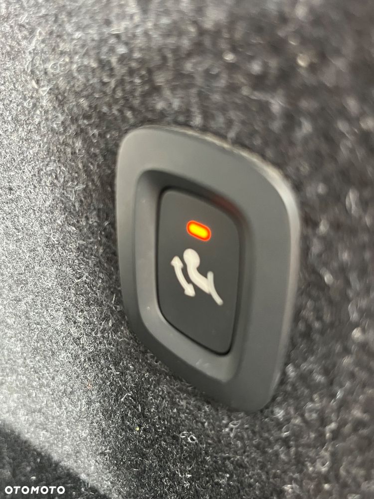 Volvo XC 40 D3 Momentum Pro - 22