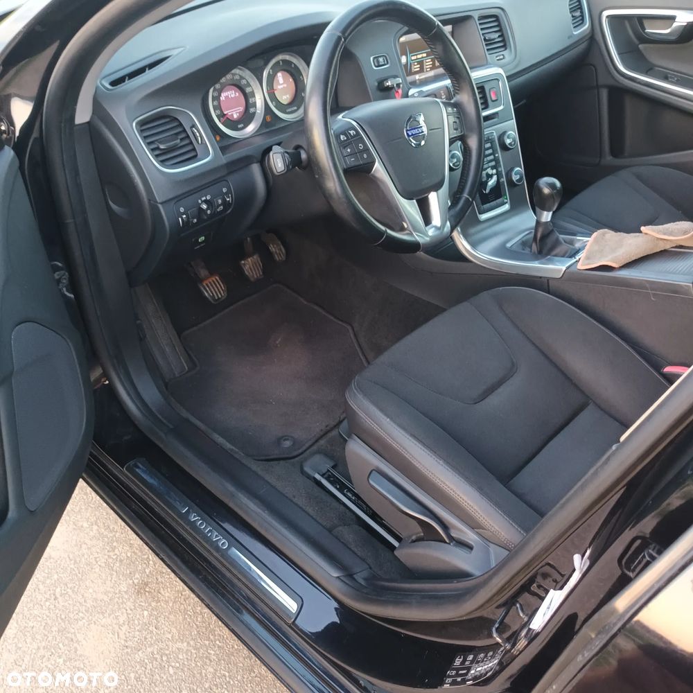 Volvo S60 D3 Momentum - 4