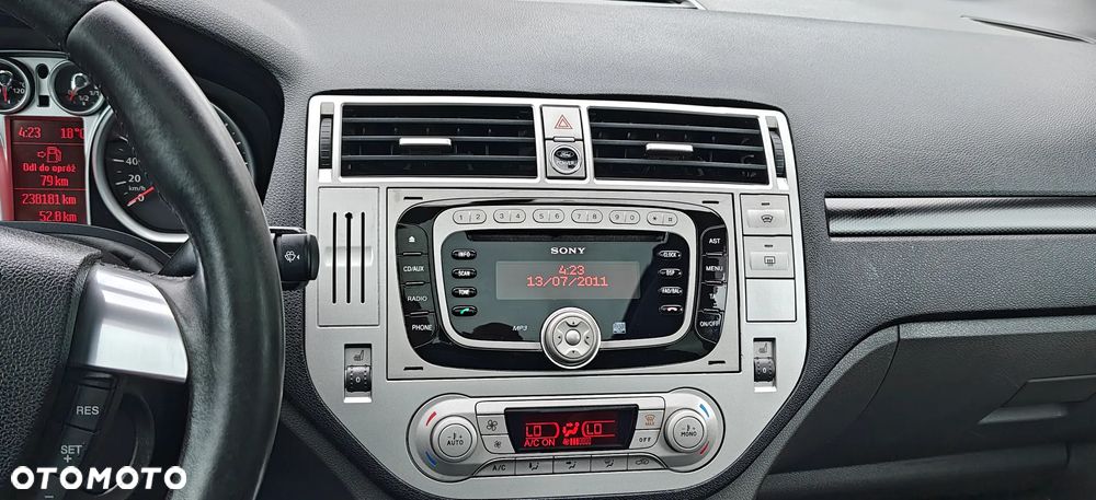 Ford Kuga 2.0 TDCi 4x4 Titanium - 38