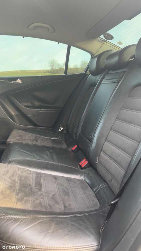 Volkswagen Passat 2.0 TDI DPF Highline - 9