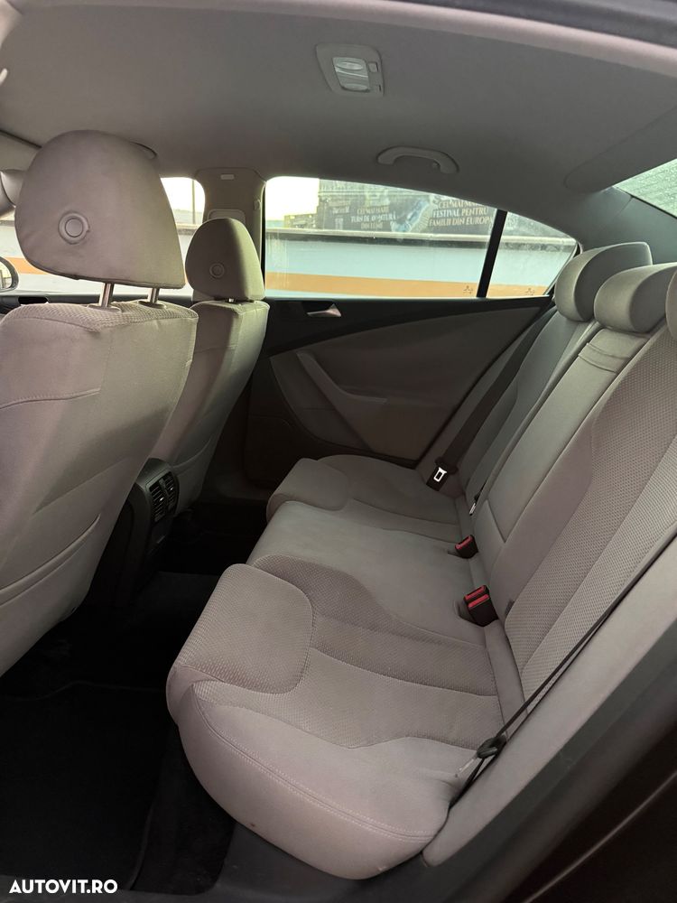 Volkswagen Passat Variant 2.0 TDI Comfortline DPF BlueMotion Technology - 9