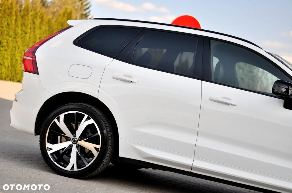 Volvo XC 60 B4 D AWD Plus Dark - 12