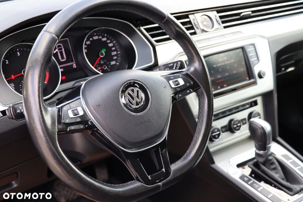 Volkswagen Passat Variant ver-variant-2-0-tdi-scr-dsg-comfortline - 24