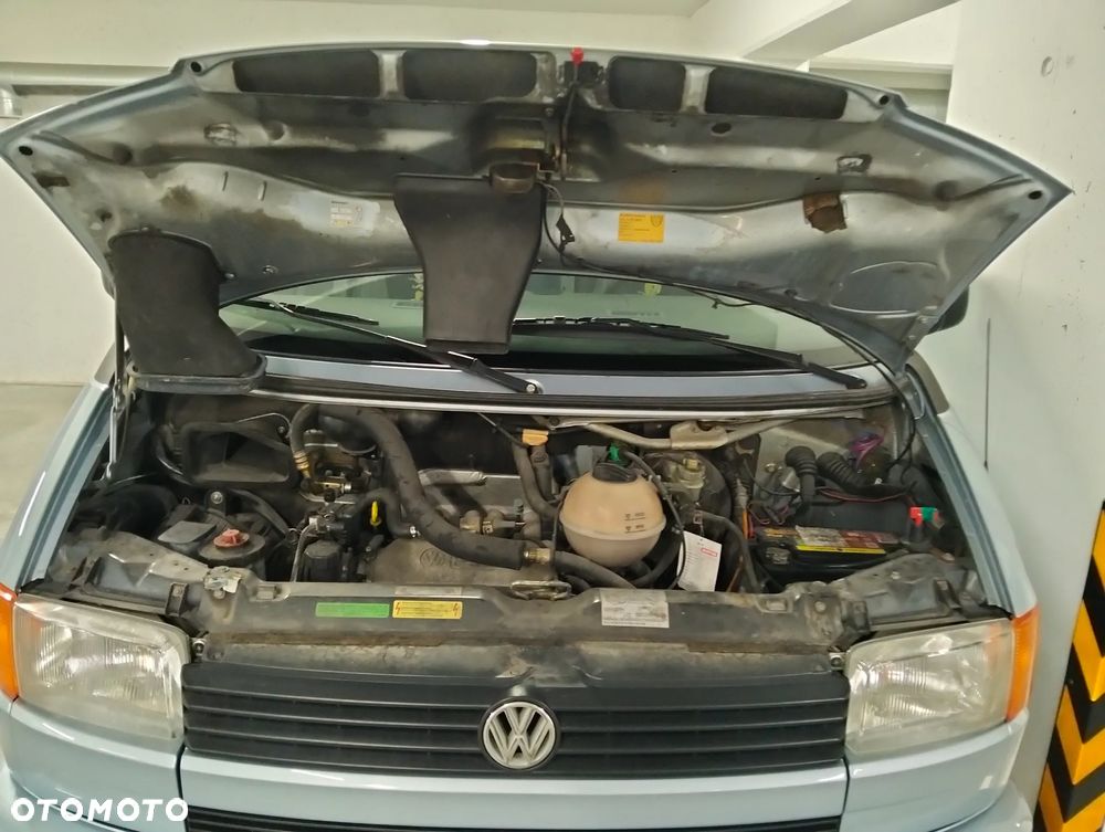 Volkswagen Caravelle - 28