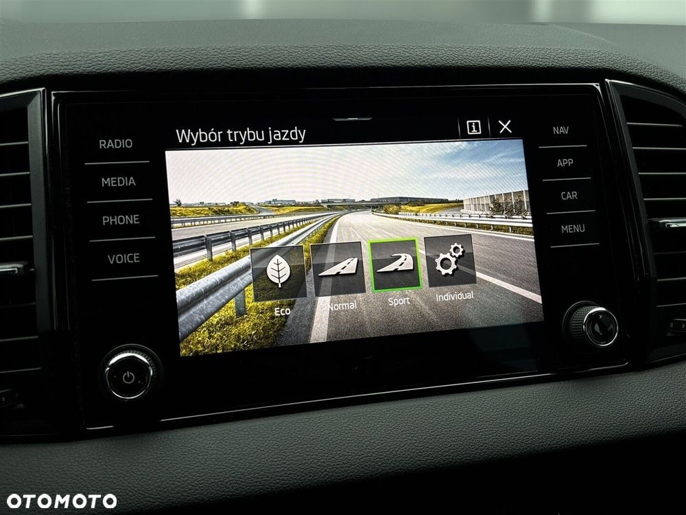Skoda Karoq 1.5 TSI ACT Sportline DSG - 30