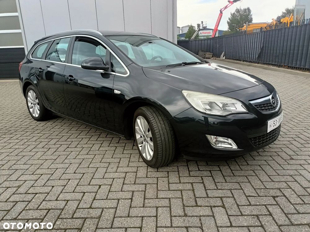 Opel Astra 1.4 T Cosmo - 4