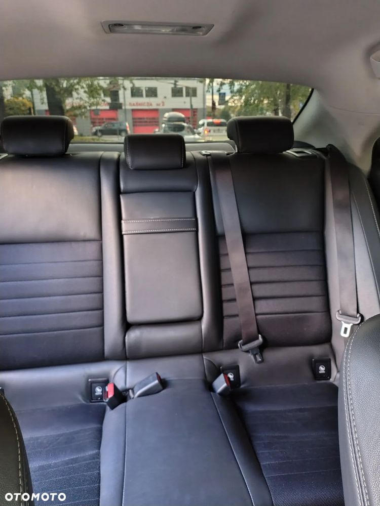 Lexus IS 300h Elegance - 9