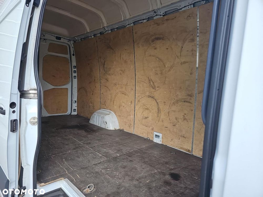 Mercedes-Benz Sprinter - 23