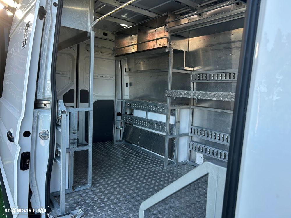 VW Crafter 35 2.0 TDi 109 Médio Tecto Alto BlueMotion - 14