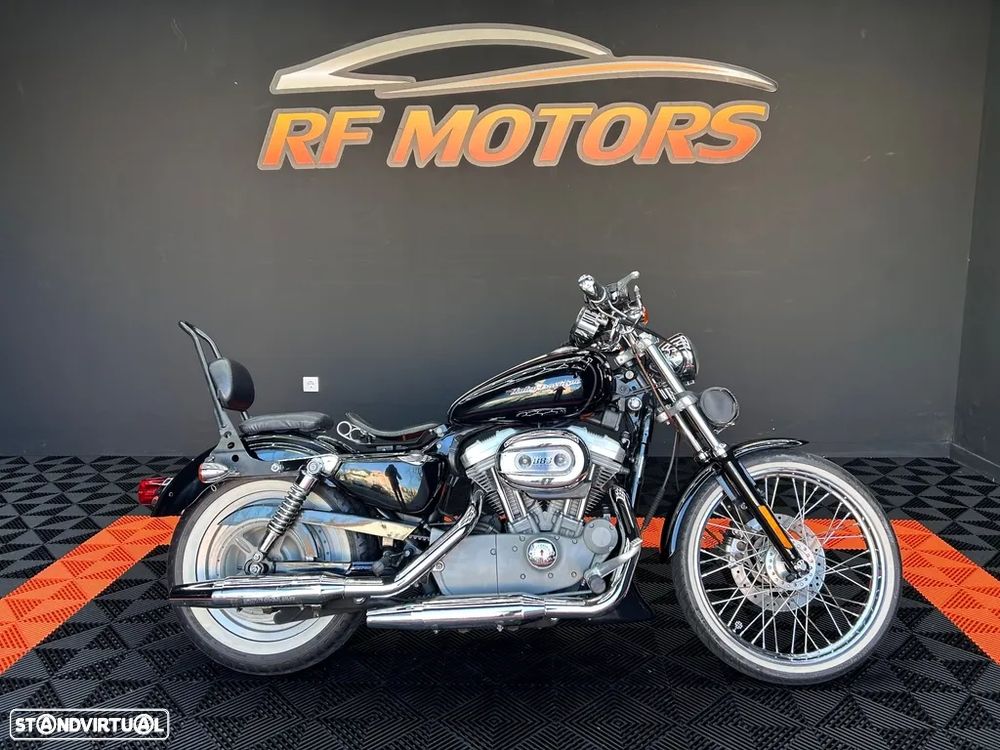 Harley-Davidson 883 Sportster - 1