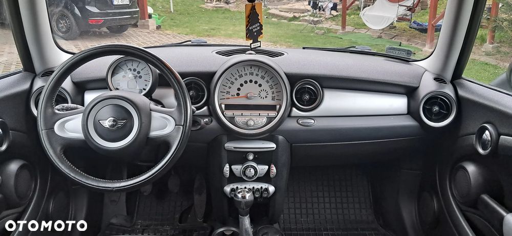 MINI Cooper Standard - 6