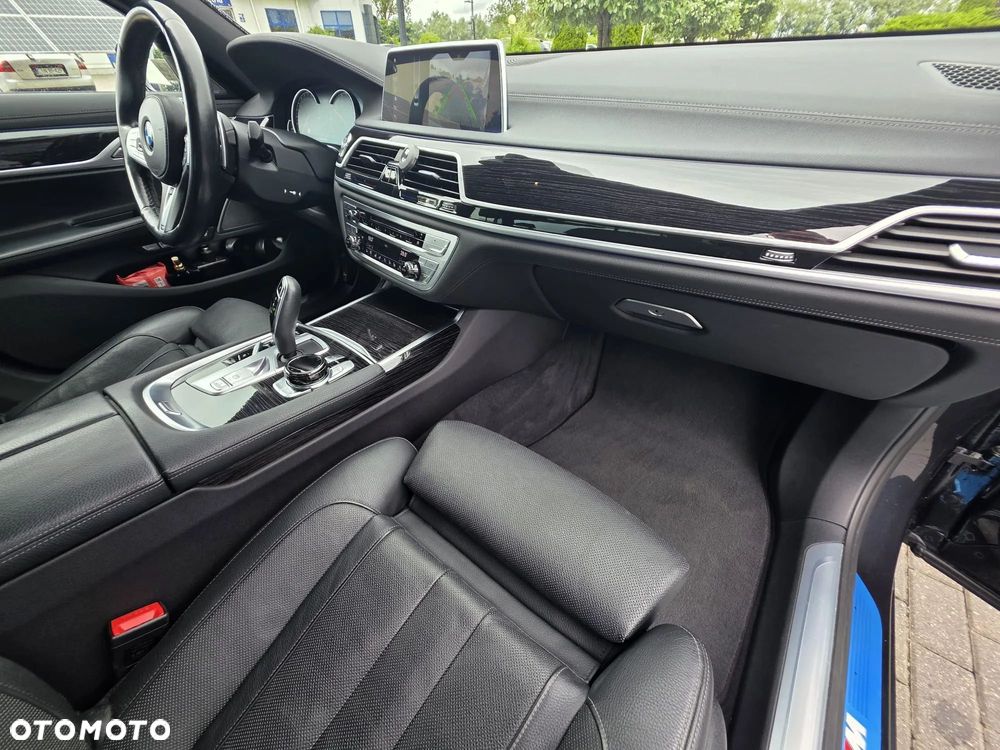 BMW Seria 7 730d xDrive - 25
