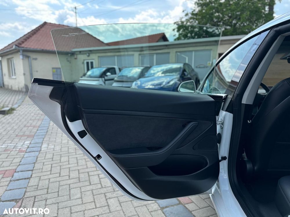 Tesla Model 3 Standard Reichweite Plus Hinterradantrieb - 36