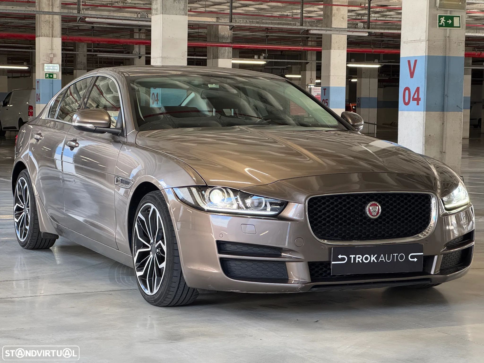 Jaguar XE 2.0 D Prestige AWD Aut. - 1