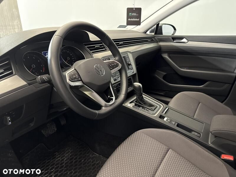 Volkswagen Passat - 10