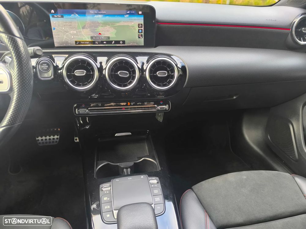 Mercedes-Benz A 180 Limousine d AMG Line Aut. - 25