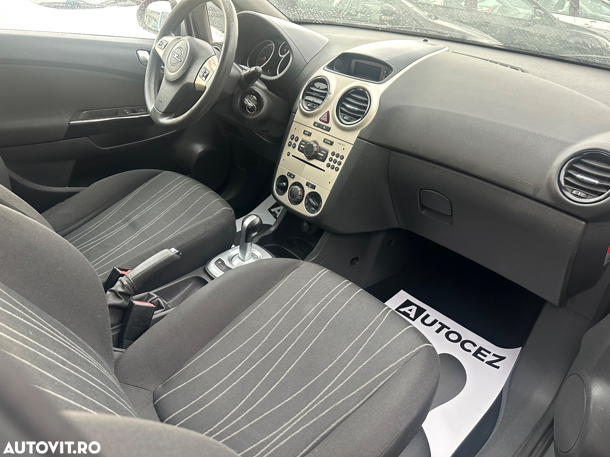 Opel Corsa 1.2i Easytronic Cosmo - 16