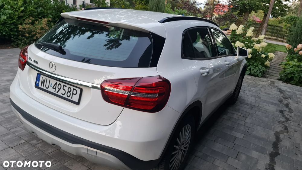 Mercedes-Benz GLA 180 7G-DCT - 6