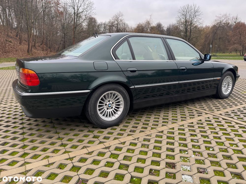 BMW Seria 7 750iL - 9