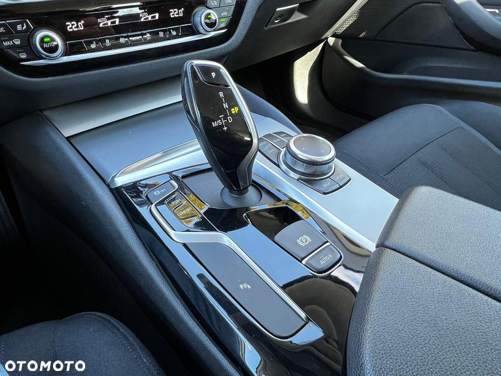 BMW Seria 5 520d - 13
