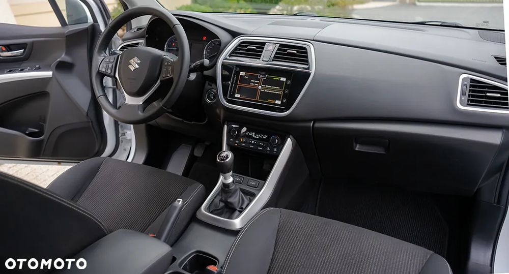 Suzuki SX4 S-Cross 1.4 SHVS Premium - 32