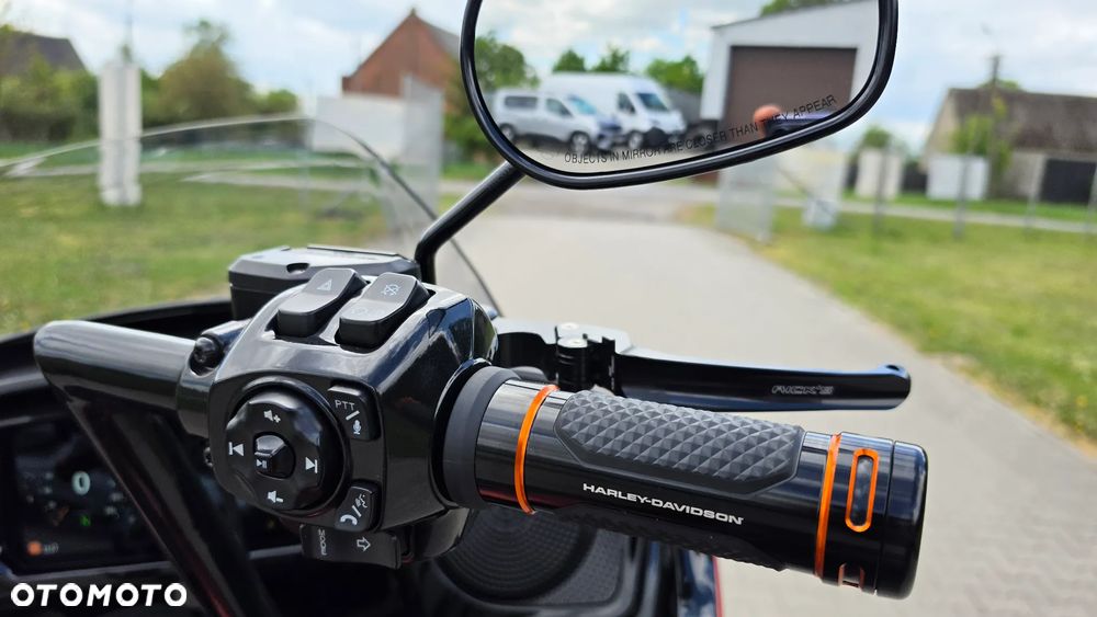 Harley-Davidson Touring Road Glide - 14
