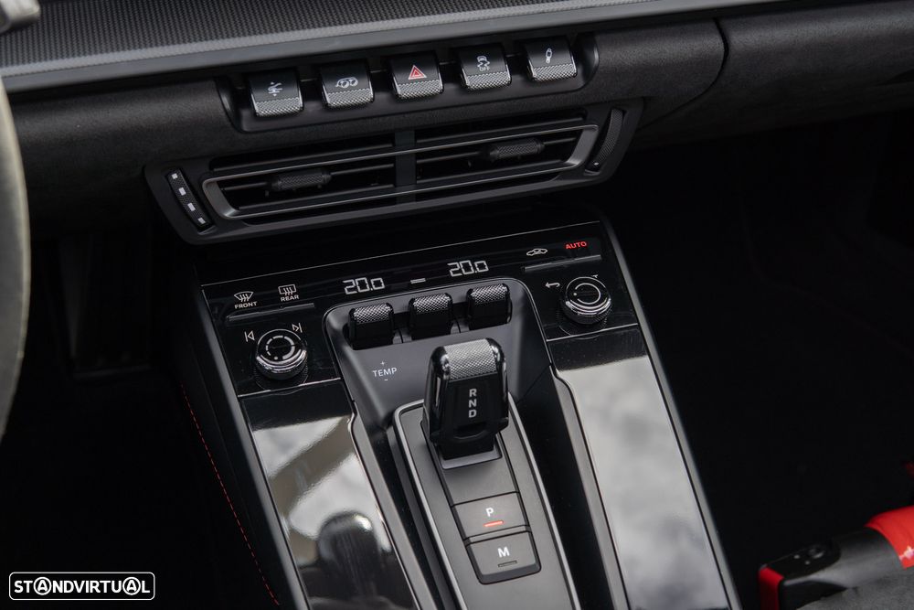 Porsche 911 (992) Carrera 4 GTS PDK - 35