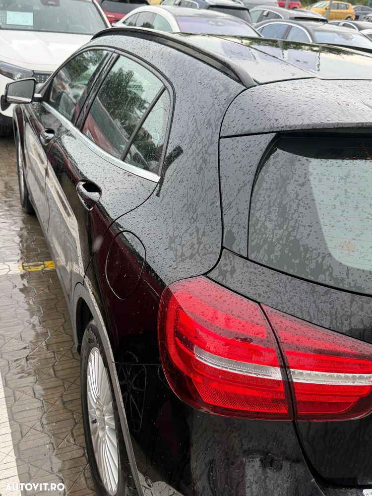 Mercedes-Benz GLA - 11